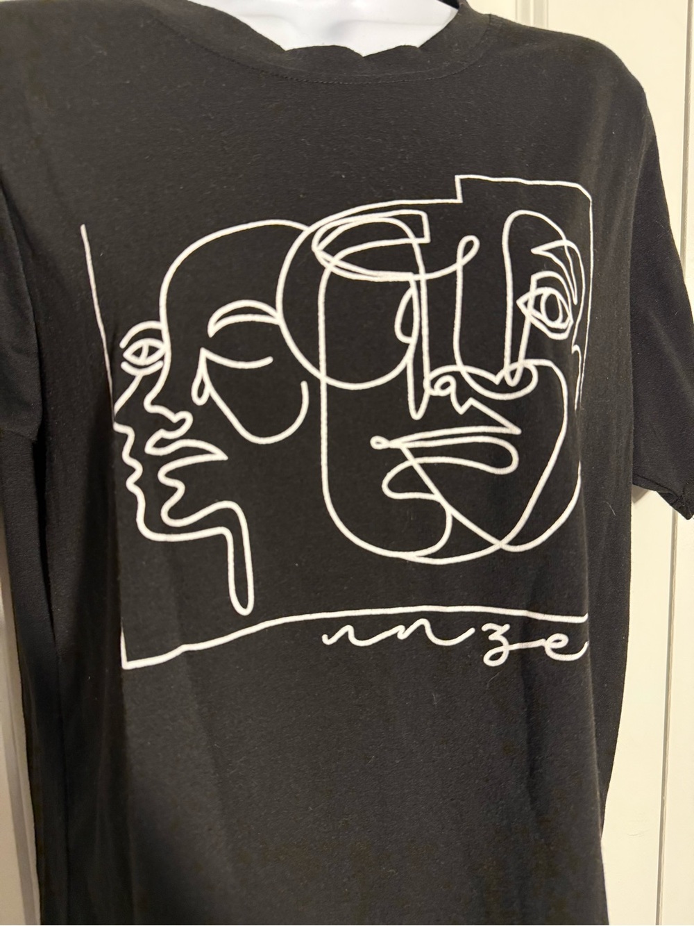 Women’s Black Short Sleeve Tee with White Line Art Graphic - Picture 4 of 5